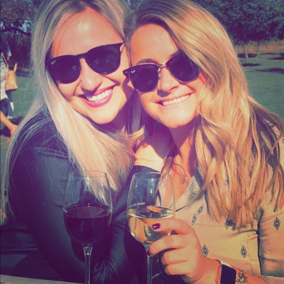 Meet your Posher, Brittany - Picture 1 of 1